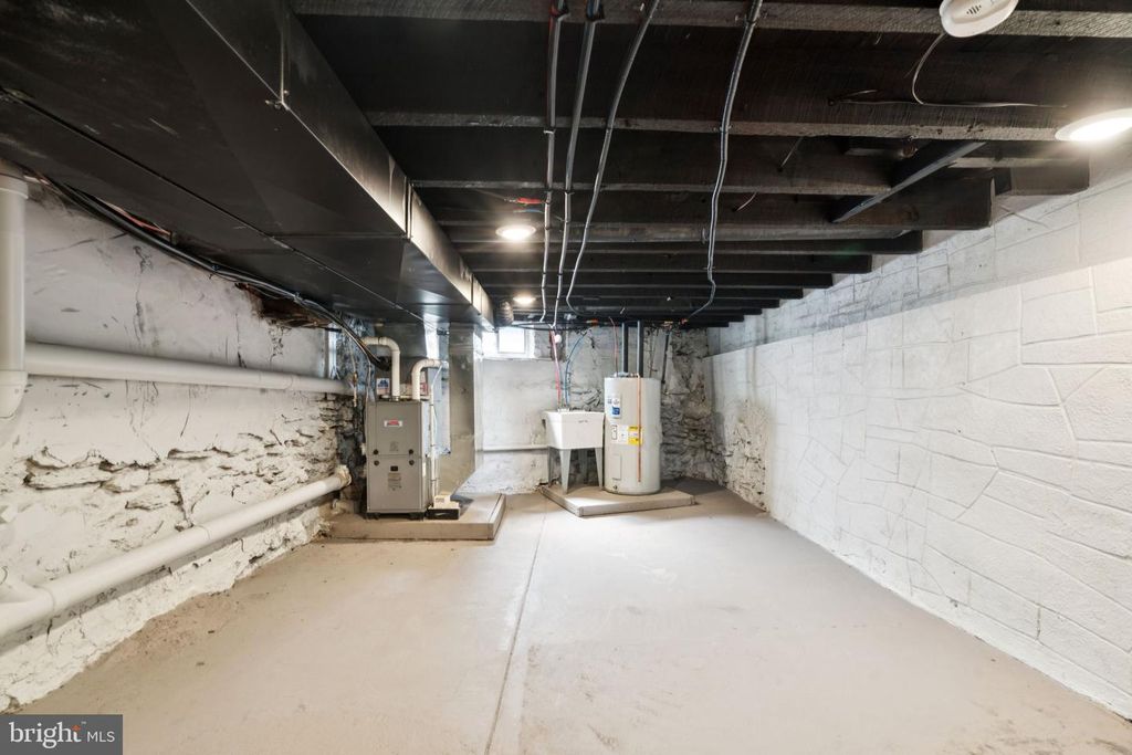 3589 CALUMET ST, Philadelphia, PA 19129