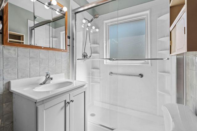 1186 Hewitt Avenue, Saint Paul, MN 55104