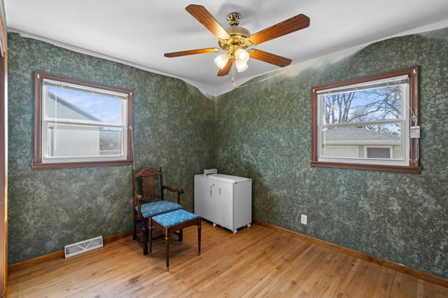 1186 Hewitt Avenue, Saint Paul, MN 55104