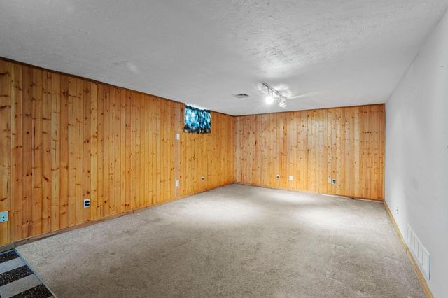 1186 Hewitt Avenue, Saint Paul, MN 55104