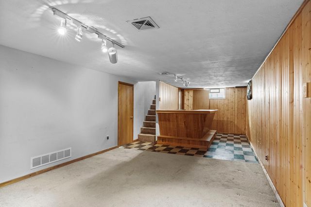 1186 Hewitt Avenue, Saint Paul, MN 55104