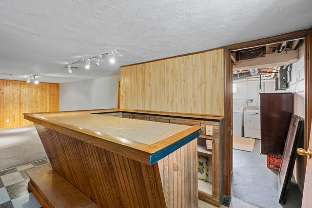 1186 Hewitt Avenue, Saint Paul, MN 55104