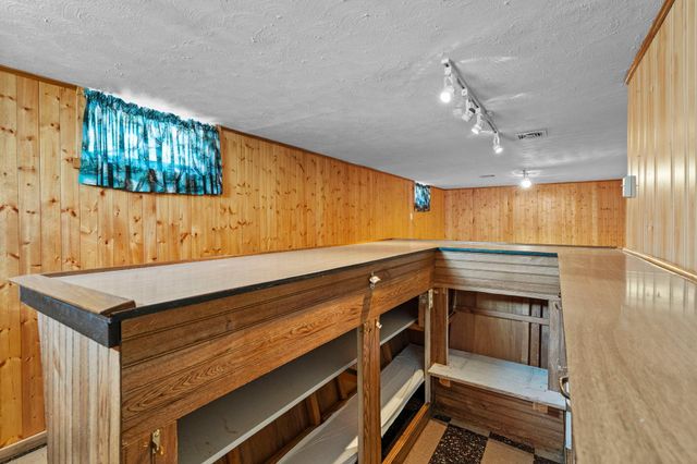 1186 Hewitt Avenue, Saint Paul, MN 55104