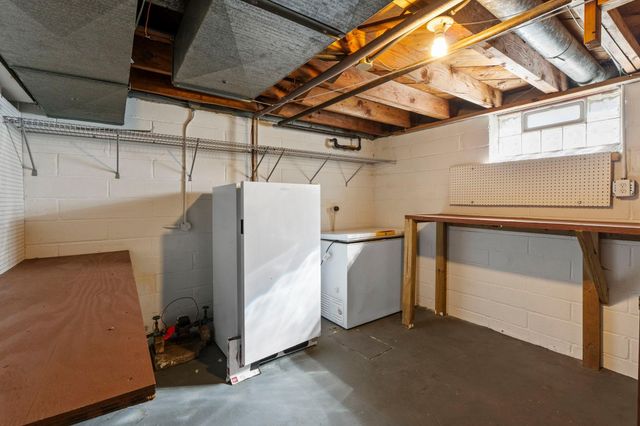 1186 Hewitt Avenue, Saint Paul, MN 55104