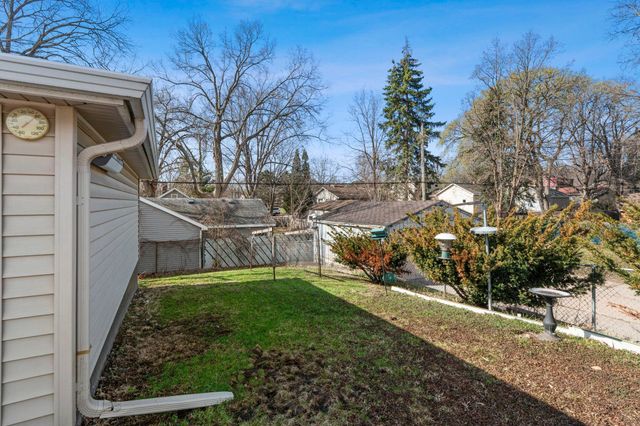 1186 Hewitt Avenue, Saint Paul, MN 55104