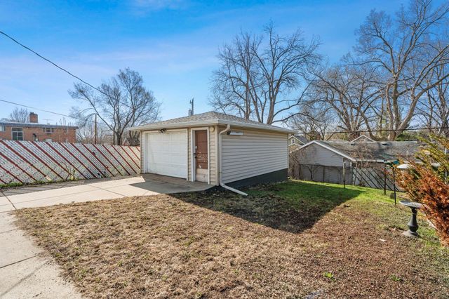 1186 Hewitt Avenue, Saint Paul, MN 55104