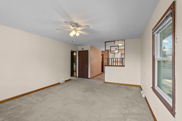 1186 Hewitt Avenue, Saint Paul, MN 55104