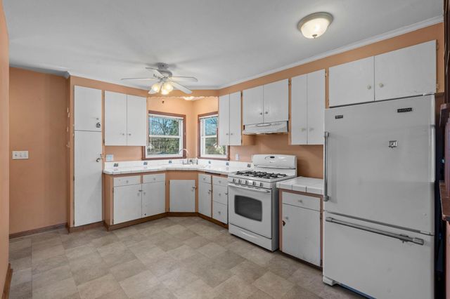 1186 Hewitt Avenue, Saint Paul, MN 55104