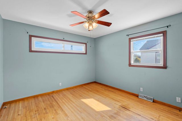 1186 Hewitt Avenue, Saint Paul, MN 55104