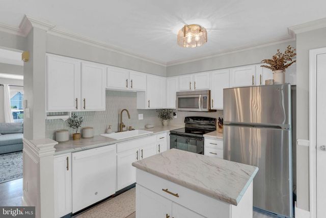 1262 HUNTER LN, Perkiomenville, PA 18074