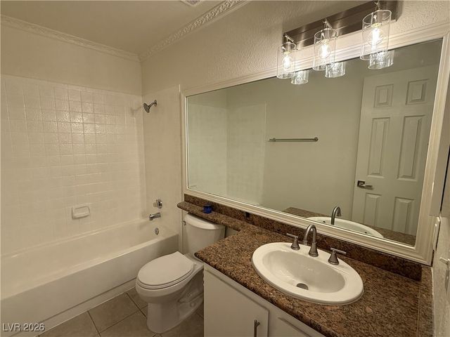 460 Elm Drive 204, Las Vegas, NV 89169