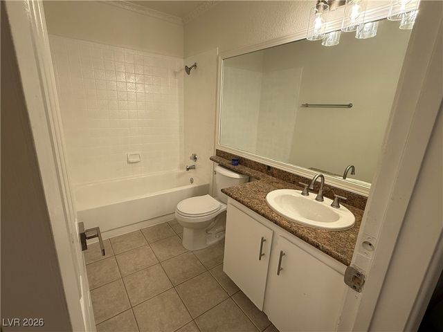 460 Elm Drive 204, Las Vegas, NV 89169