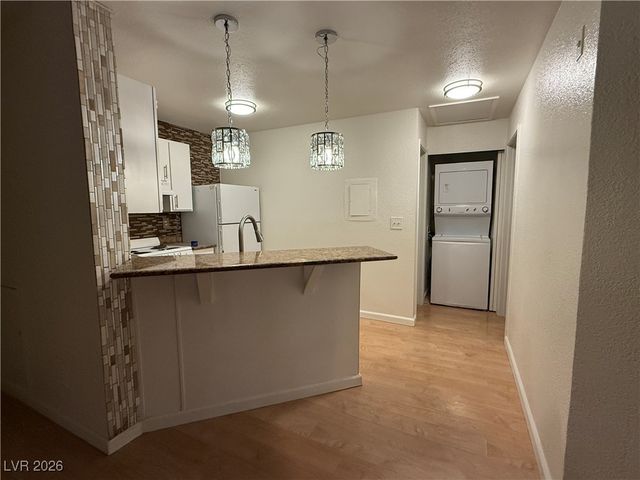 460 Elm Drive 204, Las Vegas, NV 89169