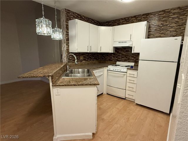 460 Elm Drive 204, Las Vegas, NV 89169