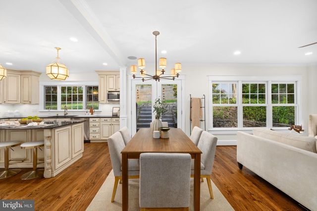 1105 N POWHATAN ST, Arlington, VA 22205