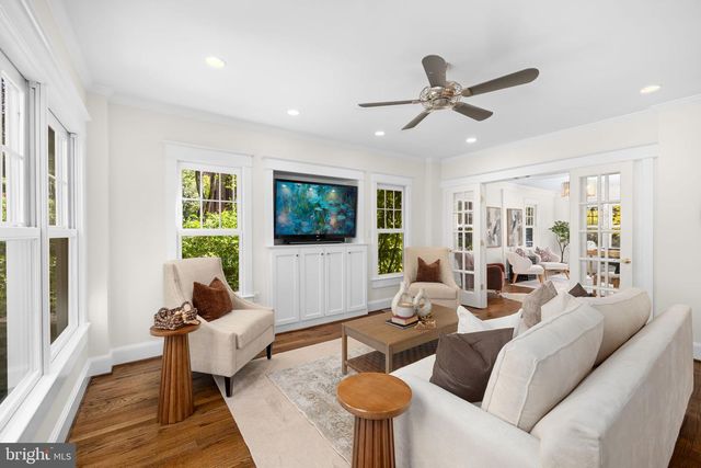 1105 N POWHATAN ST, Arlington, VA 22205