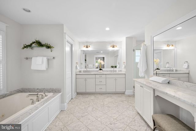 1105 N POWHATAN ST, Arlington, VA 22205