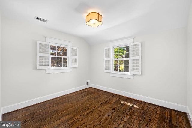 1105 N POWHATAN ST, Arlington, VA 22205