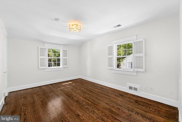 1105 N POWHATAN ST, Arlington, VA 22205
