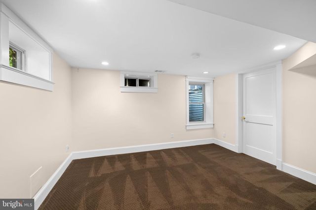 1105 N POWHATAN ST, Arlington, VA 22205