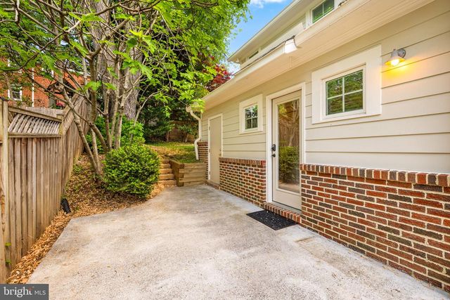 1105 N POWHATAN ST, Arlington, VA 22205