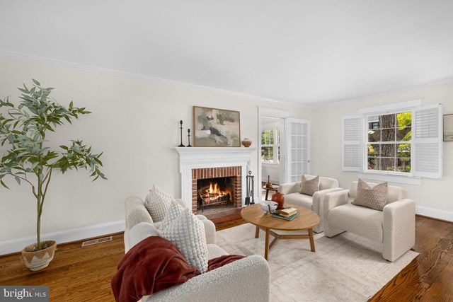 1105 N POWHATAN ST, Arlington, VA 22205