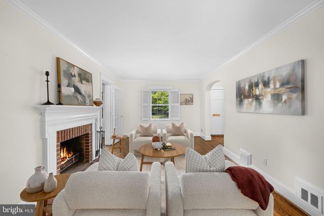 1105 N POWHATAN ST, Arlington, VA 22205