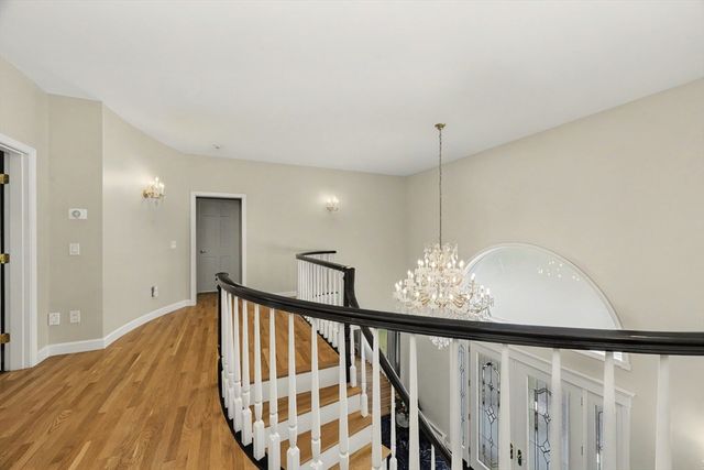 29 Hammersmith Dr, Saugus, MA 01906