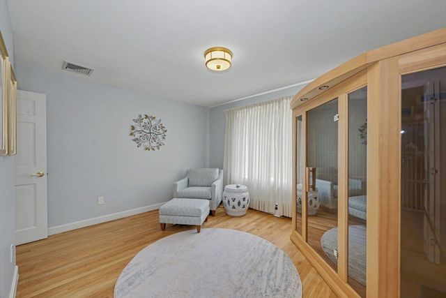 29 Hammersmith Dr, Saugus, MA 01906