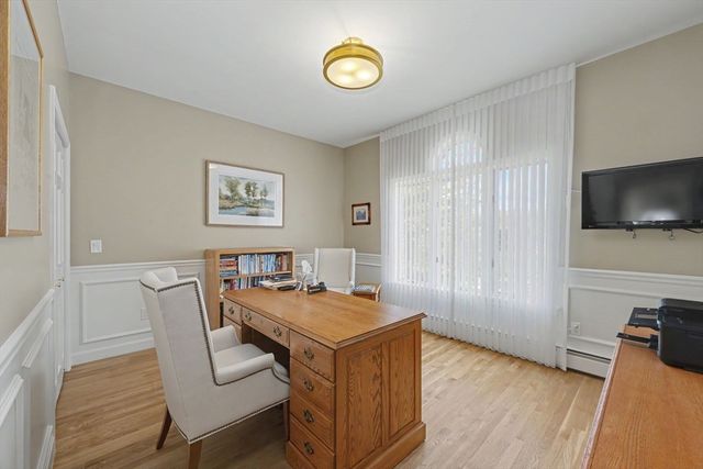 29 Hammersmith Dr, Saugus, MA 01906