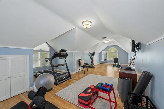 29 Hammersmith Dr, Saugus, MA 01906
