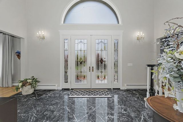 29 Hammersmith Dr, Saugus, MA 01906