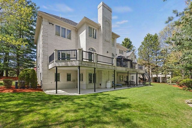 29 Hammersmith Dr, Saugus, MA 01906