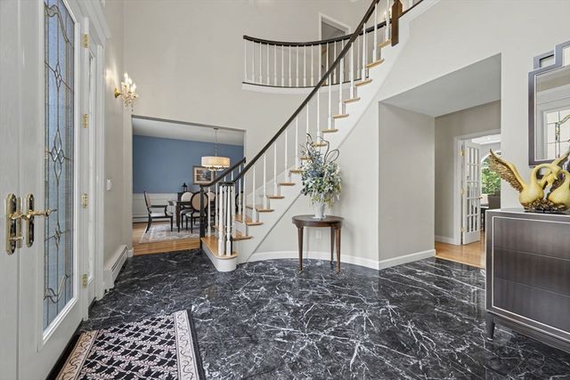29 Hammersmith Dr, Saugus, MA 01906