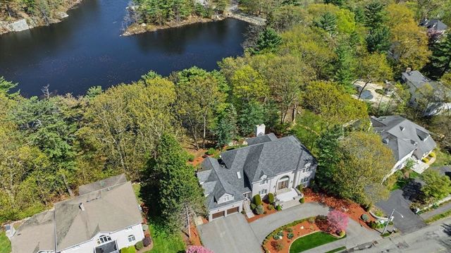 29 Hammersmith Dr, Saugus, MA 01906