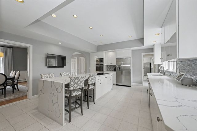 29 Hammersmith Dr, Saugus, MA 01906