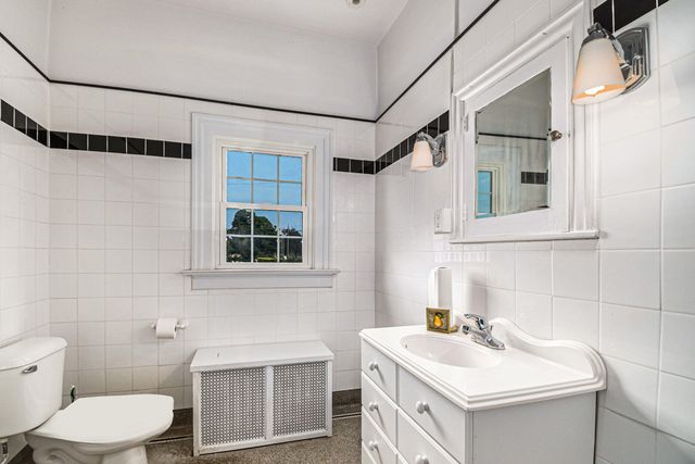 604 Wildwood Avenue, Jackson, MI 49201