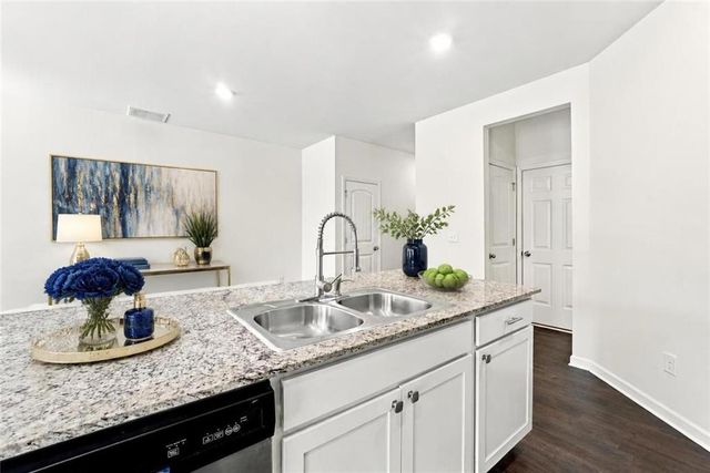 5699 Union Pointe Drive, Union City, GA 30291