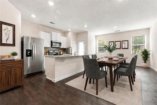 5699 Union Pointe Drive, Union City, GA 30291