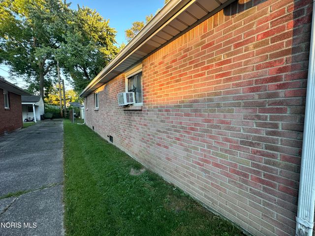5862 Curson Drive, Toledo, OH 43612