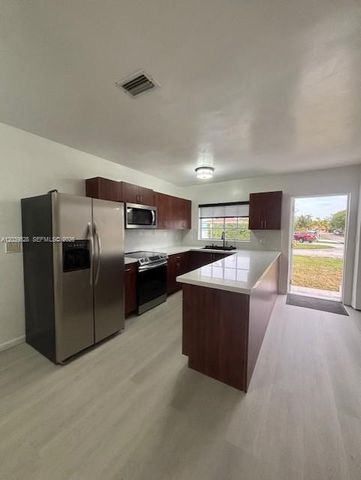 2150 SW 76th Ct, Miami, FL 33155