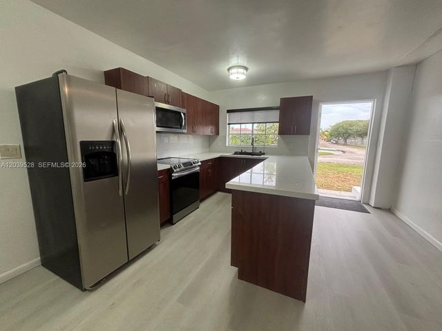 2150 SW 76th Ct, Miami, FL 33155