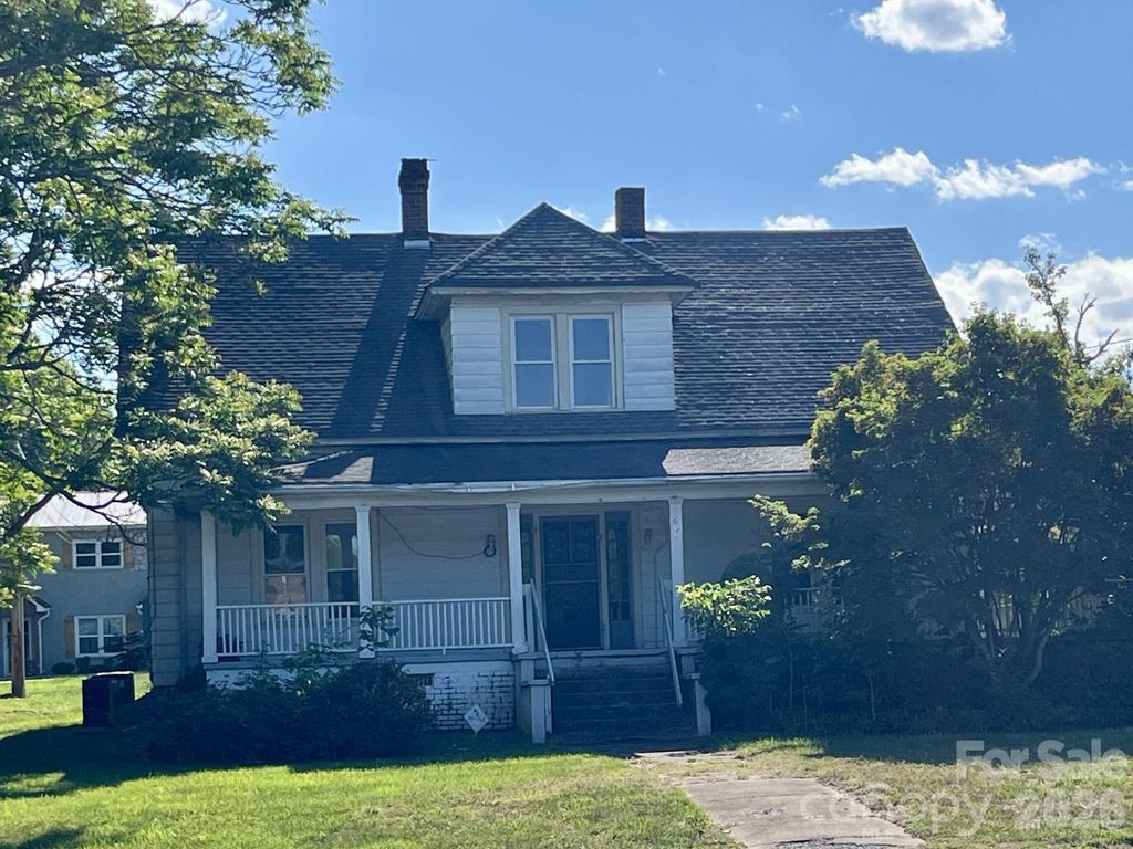 600 Burkemont Avenue, Morganton, NC 28655