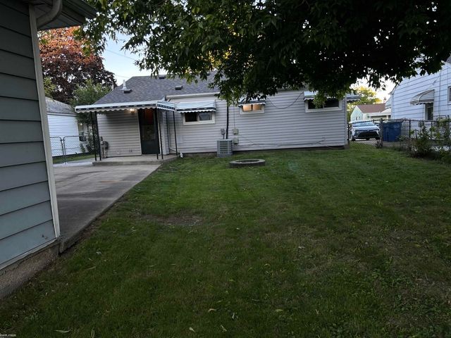 25193 Rosenbusch Boulevard, Macomb Twp, MI 48089