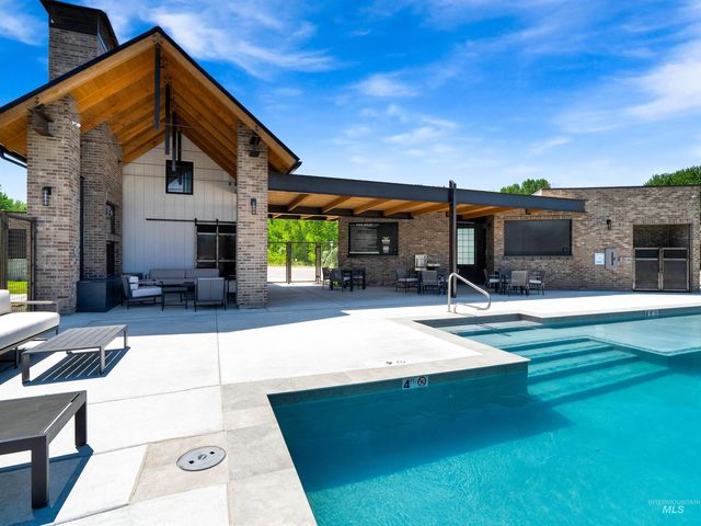 2526 W Rustic Forge St, Eagle, ID 83616