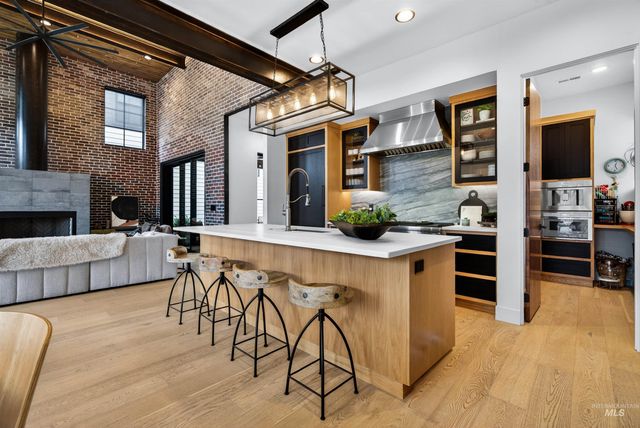 2526 W Rustic Forge St, Eagle, ID 83616