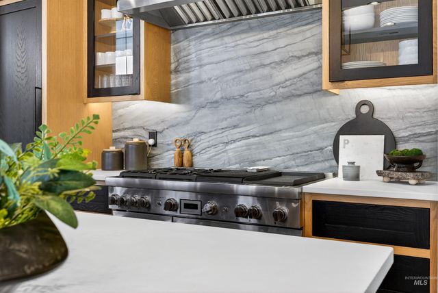 2526 W Rustic Forge St, Eagle, ID 83616