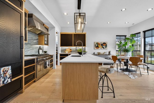 2526 W Rustic Forge St, Eagle, ID 83616