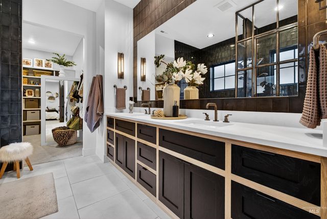 2526 W Rustic Forge St, Eagle, ID 83616