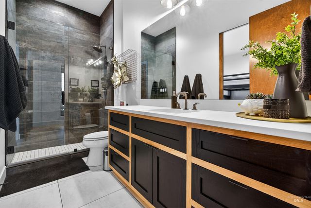 2526 W Rustic Forge St, Eagle, ID 83616